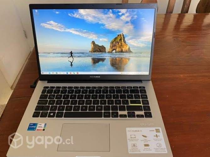 Notebook asus vivobook prácticamente nuevo