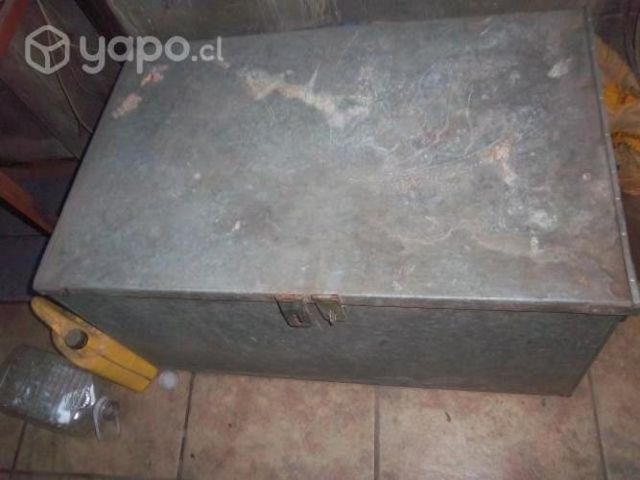 Caja metalica grande
