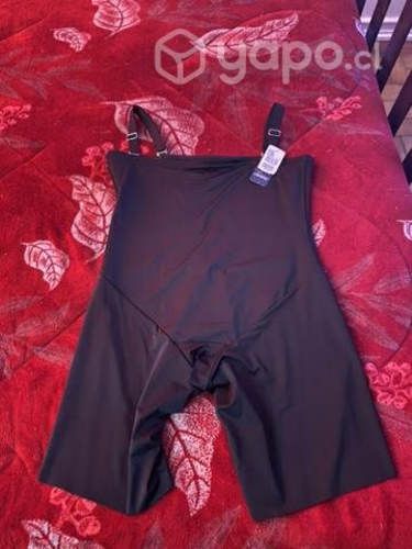 Body busto libre media pierna. Conversable