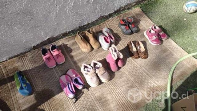 Se regalan zapatos de niña