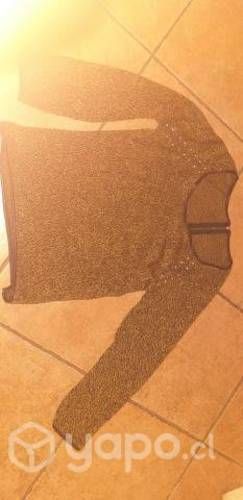 Lindo Sweater nuevo con tachas