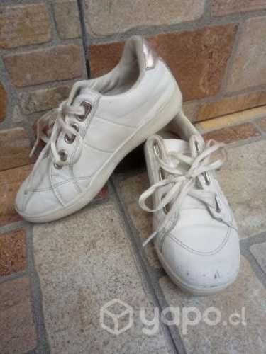 Zapatillas niñita blancas N° 30 usadas