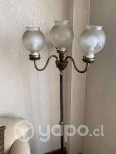 Lampara de pedestal