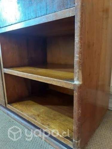 Mueble arrimo de madera antiguo