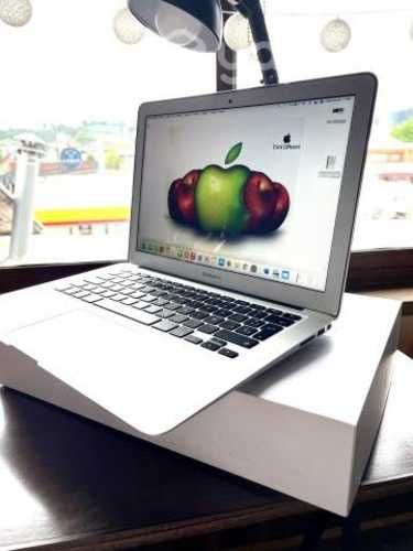 Macbook Apple Air 13,3" Intel i5 8Gb