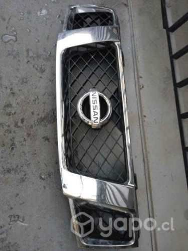 Mascara Delantero Nissan navara Negro 2008