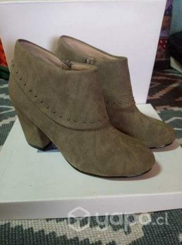 Botines ecocuero verde musgo NUEVOS