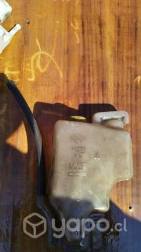 Nissan Sentra deposito agua