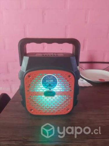 Parlante bluetooth en buen estado