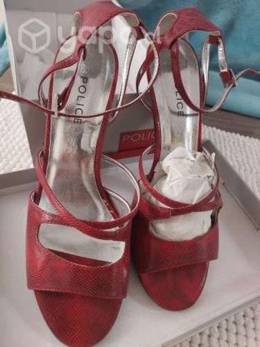 Hermosas Sandalias. Marca Police