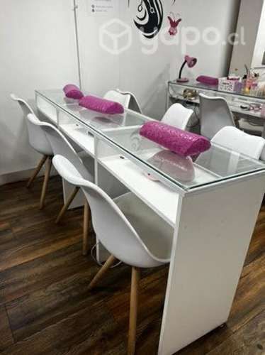 Mueble de manicure