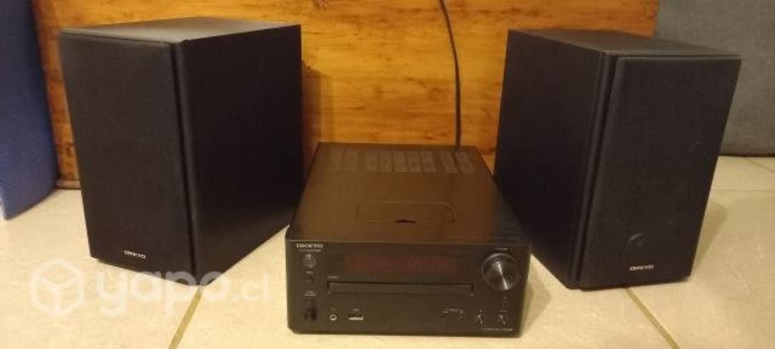 Minicomponente CD Hi-Fi ONKYO