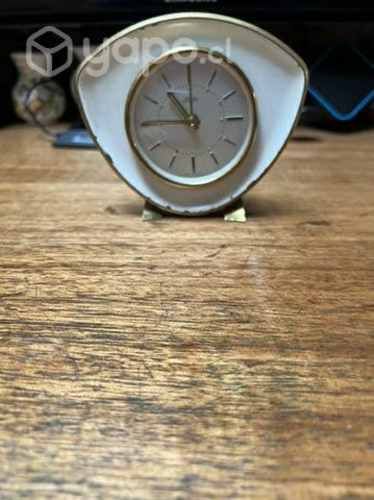 Reloj despertador antiguo