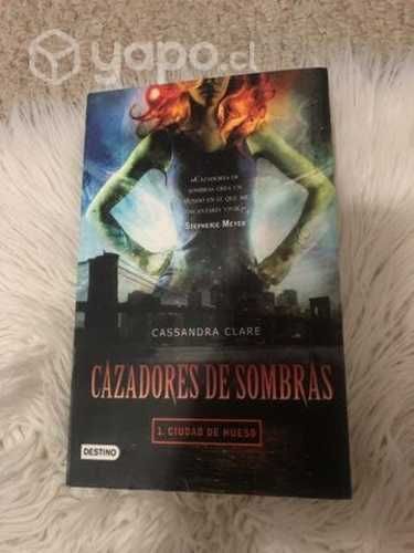 Libro Cazadores de Sombras