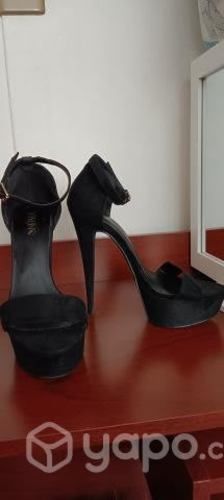 Tacones tipo aguja Vía Uno