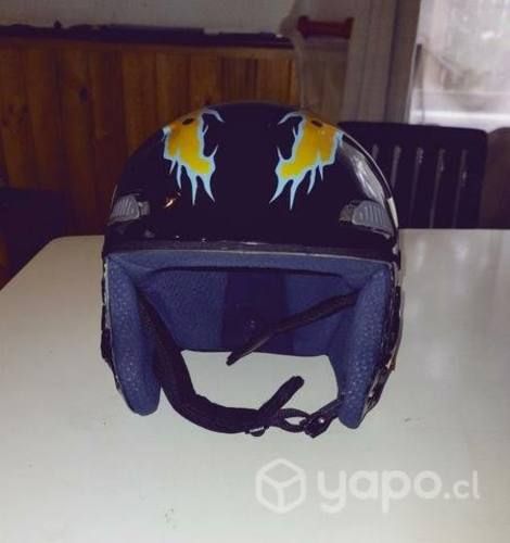 Casco de moto talla M Ajustable.