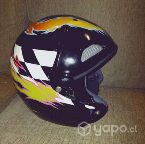 Casco de moto talla M Ajustable.