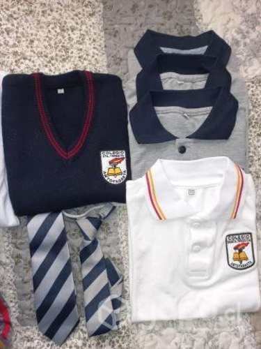 Ropa de colegio santa Teresita