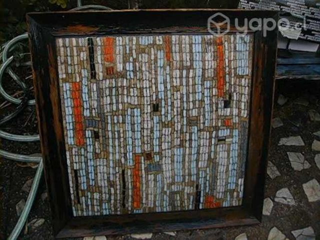 Cuadro abstracto mosaico sobre concreto