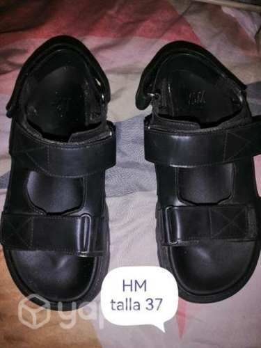 Chalas HM y zapatillas Urb