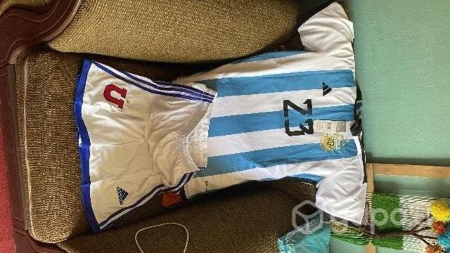 Camiseta Argentina y Short U De Chile