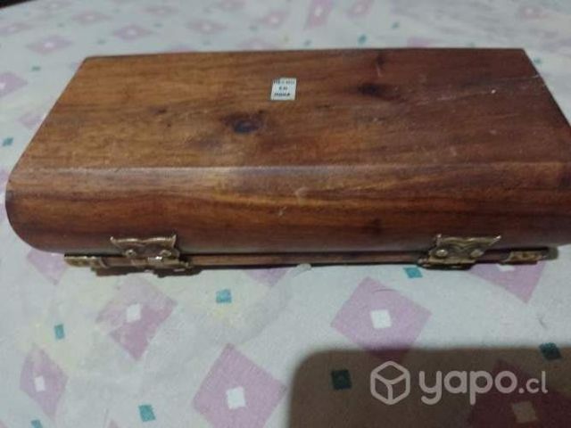 Joyero de bronce y madera hecha en India