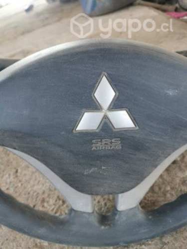 Volante de mitsubishi l200 con todo