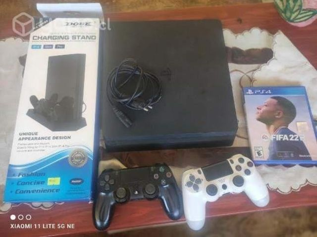 Pley 4 Slim nuevo con dos controles y juegos