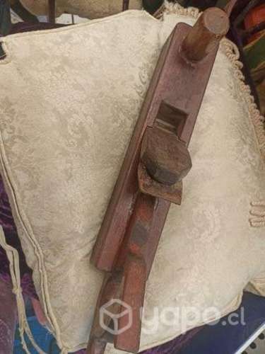 Cepilladora antigua de madera