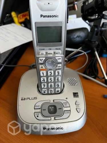 3 Teléfonos inalámbrico Panasonic modelo KX-TG4021