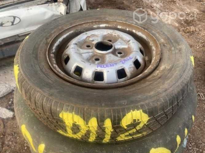 Llanta fierro con neumatico 175 70 R13 (D112)