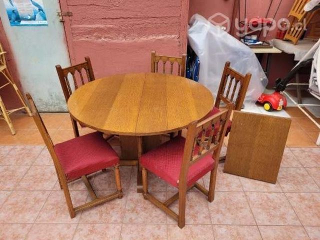 Comedor 5 sillas rojas y 6 sillas de blancas