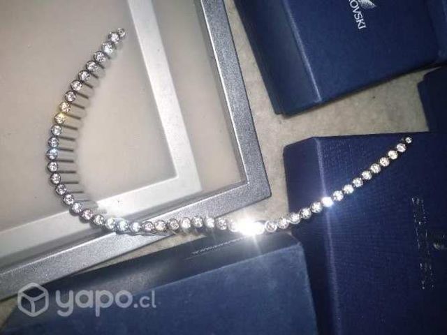 Hermoso brazalete SWATCH con cristales