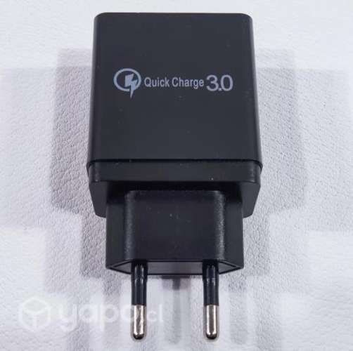 Cargador de 4 entradas USB