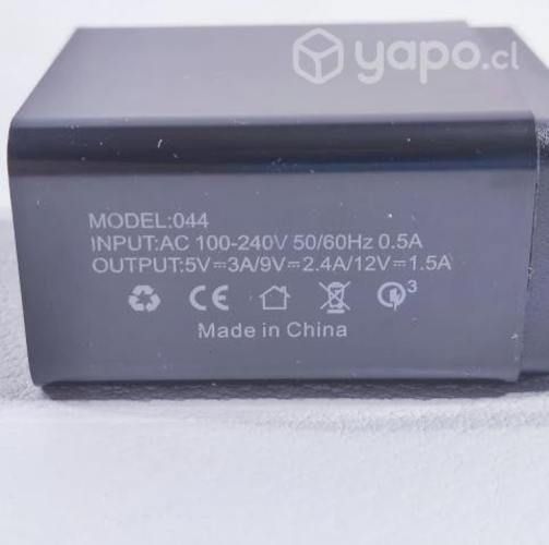 Cargador de 4 entradas USB