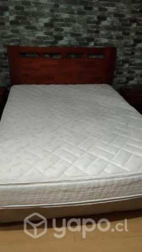 Cama rosen y mueble mas velasores y una mesa