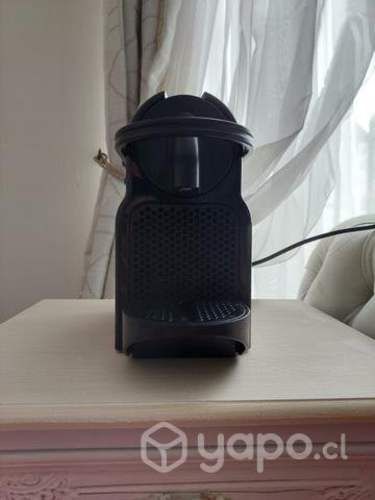 Cafetera Nespresso + 37 capsulas