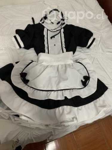 Traje maid