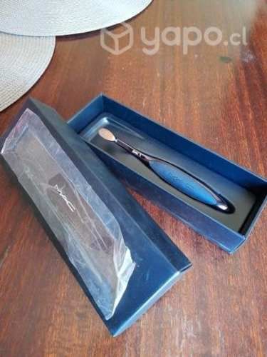 Pincel oval 3 para rostro marca Mac