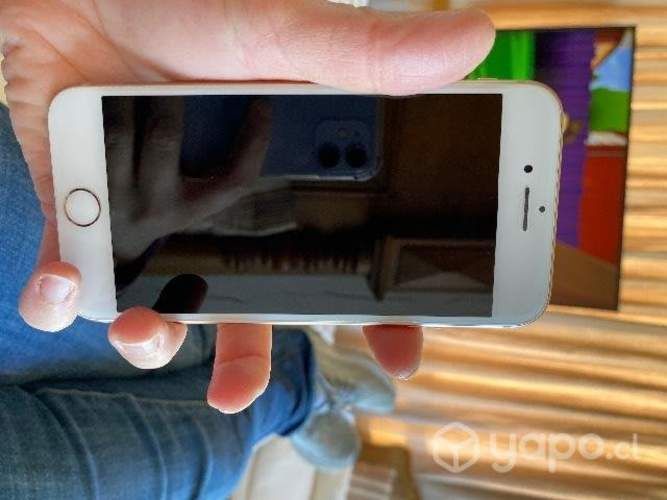 celular IPhone 8