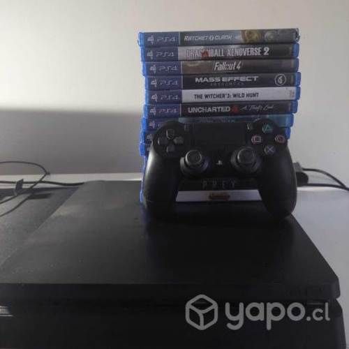 Play 4 500 GB con 13 juegos + 2 controles