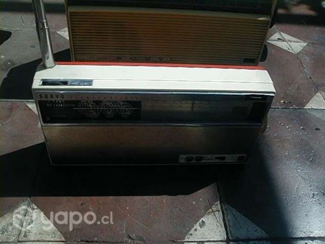 Radio a pilas sanyo y sony