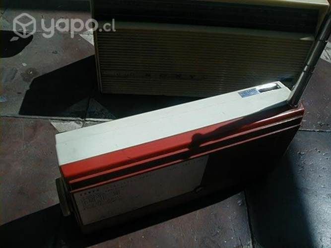 Radio a pilas sanyo y sony