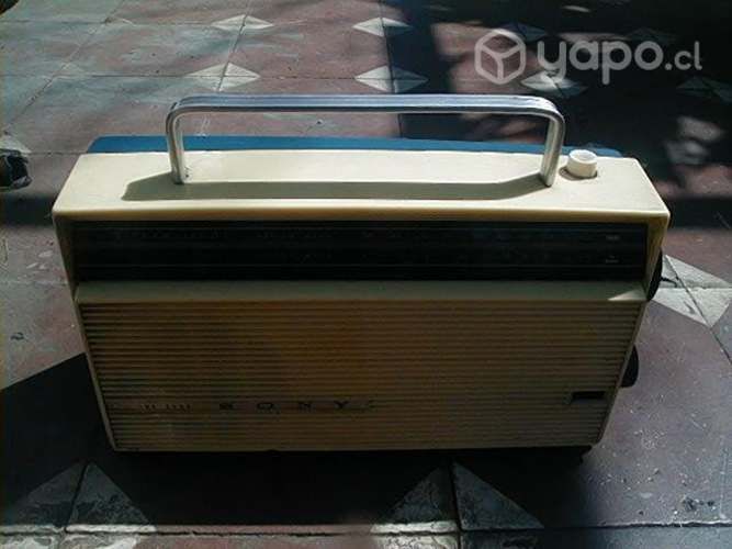 Radio a pilas sanyo y sony