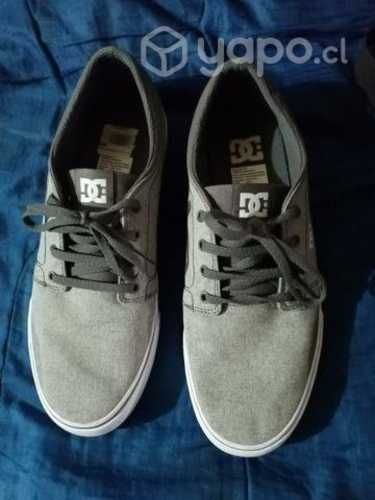 Zapatillas semi nuevas