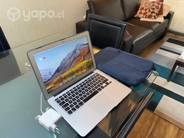 Macbook Air (13-inch, 2017)