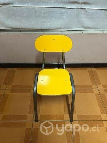 Mesa kinder + 4 sillas