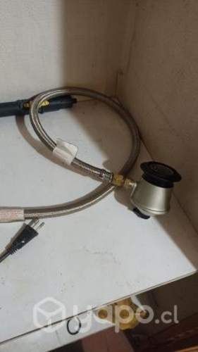 Flexible de gas con regulador