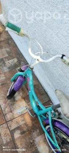 Bicicleta de niña impecable