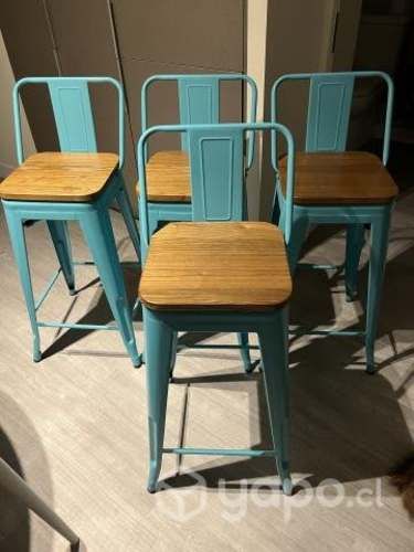 Set de 4 sillas de metal con soporte de madera